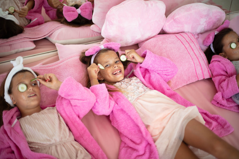 The Hottest Birthday Party Trends for Pre-Teen & Teen Girls (That Moms Actually Love Too)
